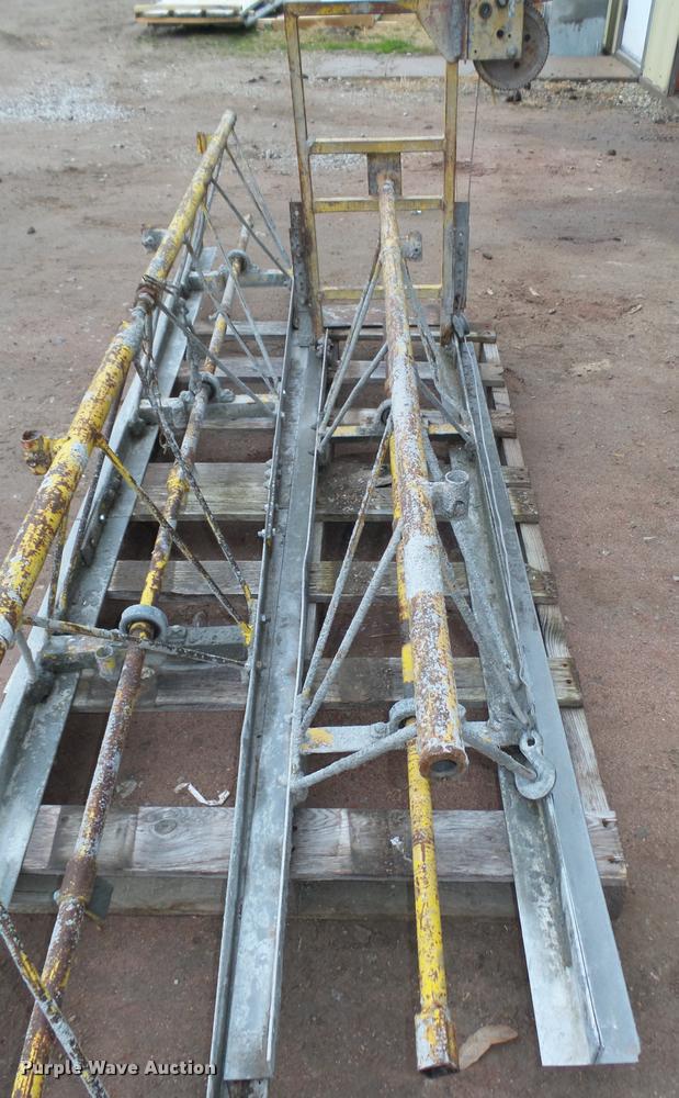 image for item CA9331 Vibrating concrete screed