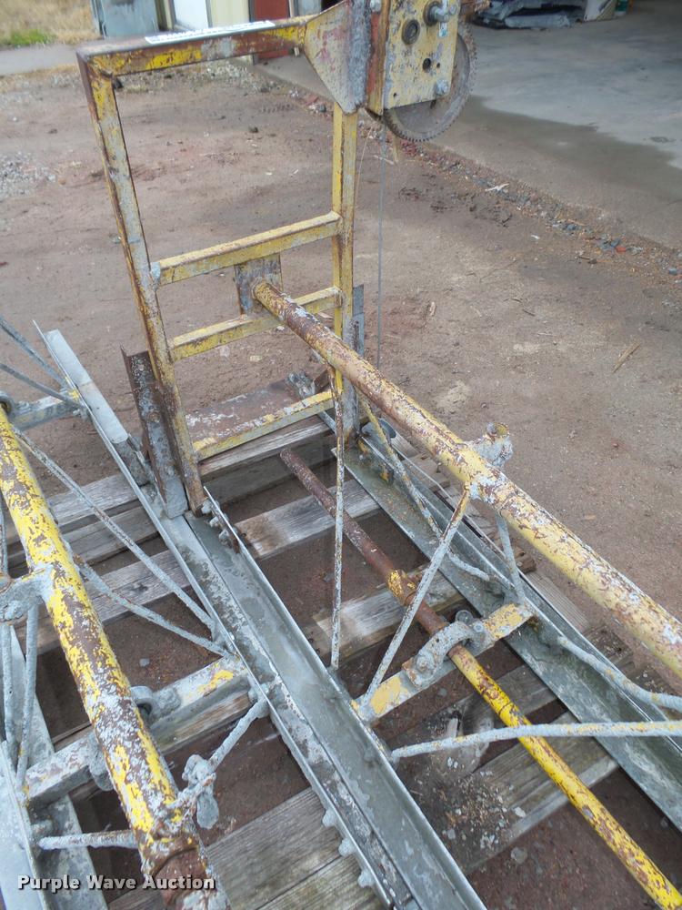 image for item CA9331 Vibrating concrete screed