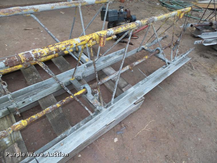 image for item CA9331 Vibrating concrete screed