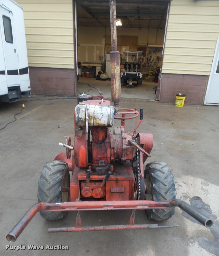 image for item CA9332 Ditch Witch M422 trencher