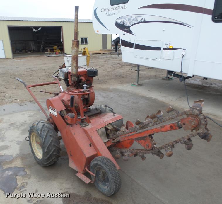 image for item CA9332 Ditch Witch M422 trencher