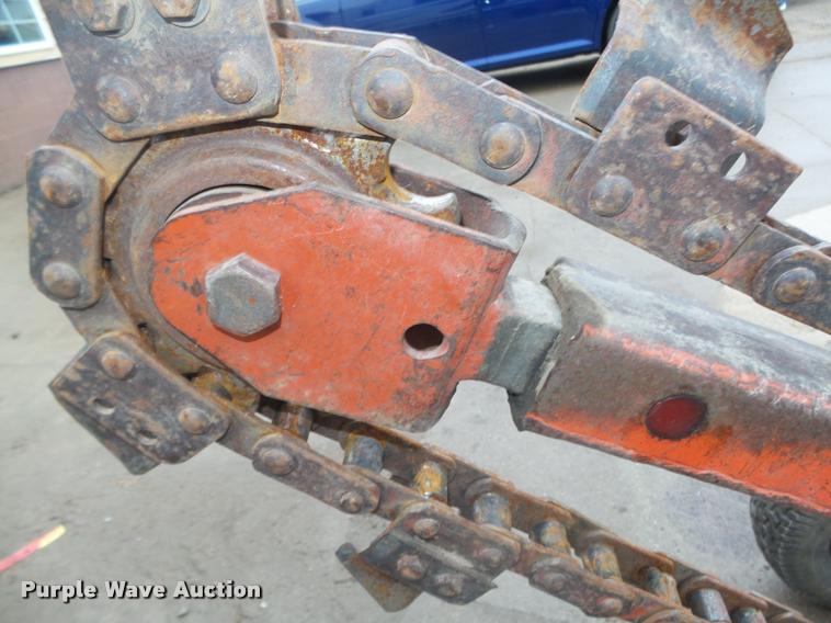 image for item CA9332 Ditch Witch M422 trencher