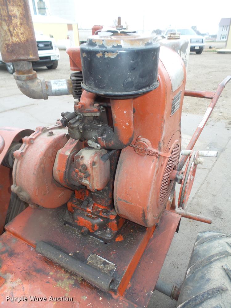 image for item CA9332 Ditch Witch M422 trencher