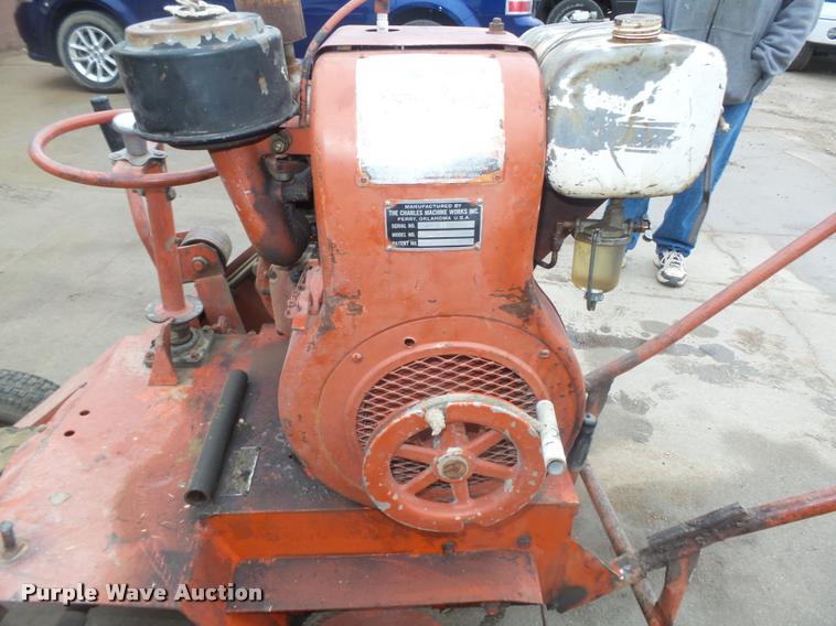 image for item CA9332 Ditch Witch M422 trencher