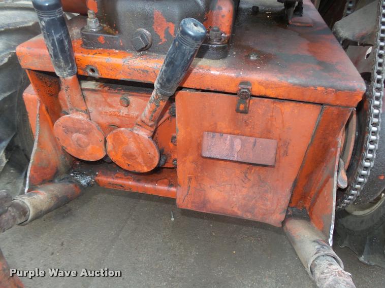 image for item CA9332 Ditch Witch M422 trencher