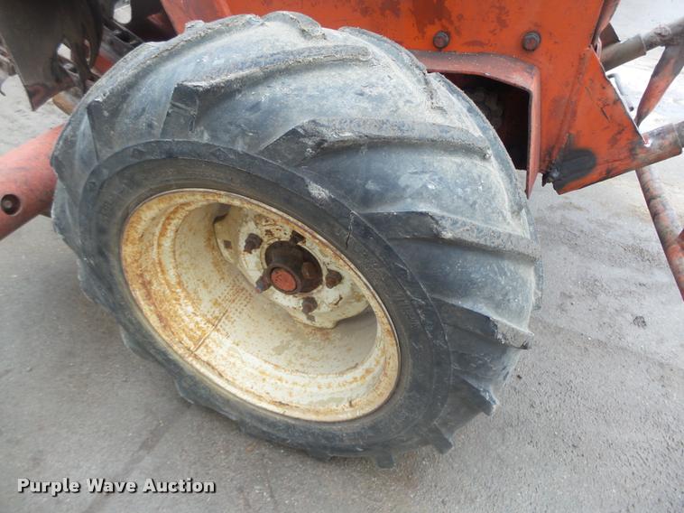 image for item CA9332 Ditch Witch M422 trencher