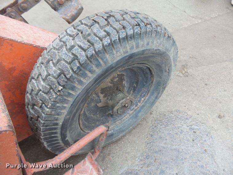 image for item CA9332 Ditch Witch M422 trencher