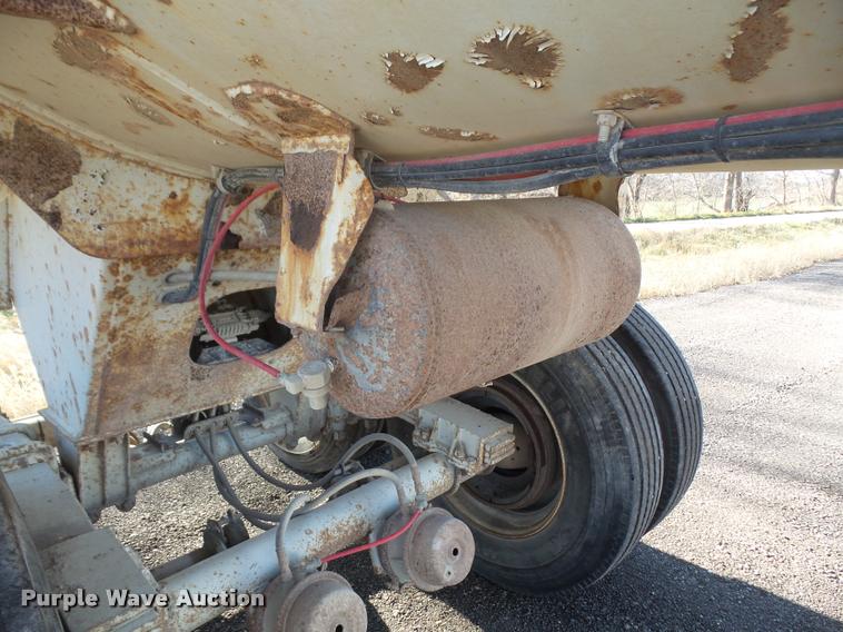 image for item DA3829 2007 Clement Rockstar barrel bed end dump trailer