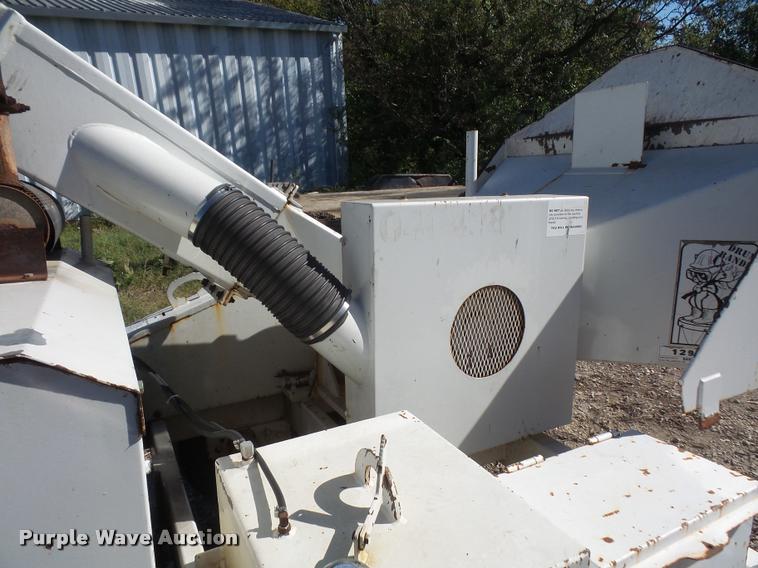 image for item DA3964 Bandit 1290 wood chipper