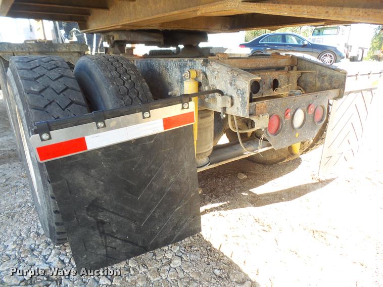 image for item DA3977 2000 Sterling A9500 semi truck