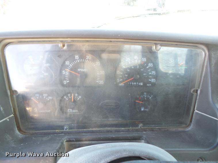 image for item DA3977 2000 Sterling A9500 semi truck