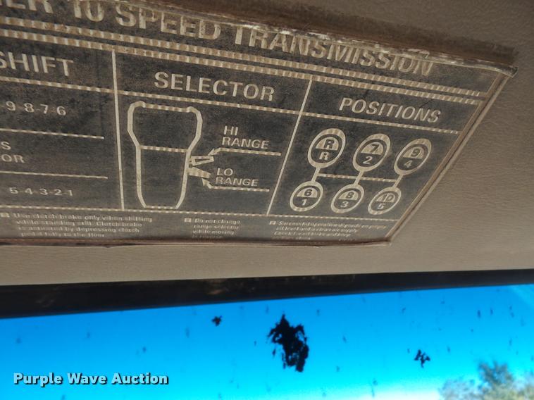 image for item DA3977 2000 Sterling A9500 semi truck