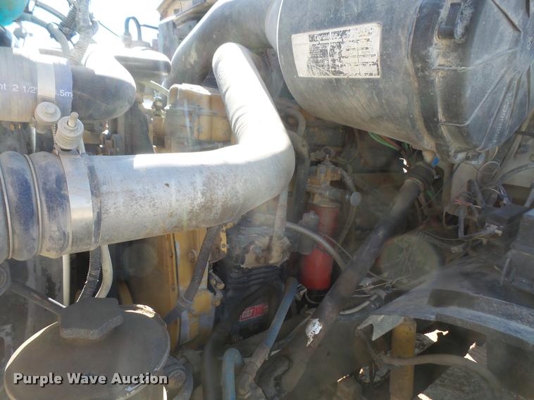 image for item DA3977 2000 Sterling A9500 semi truck