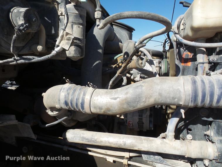 image for item DA3977 2000 Sterling A9500 semi truck