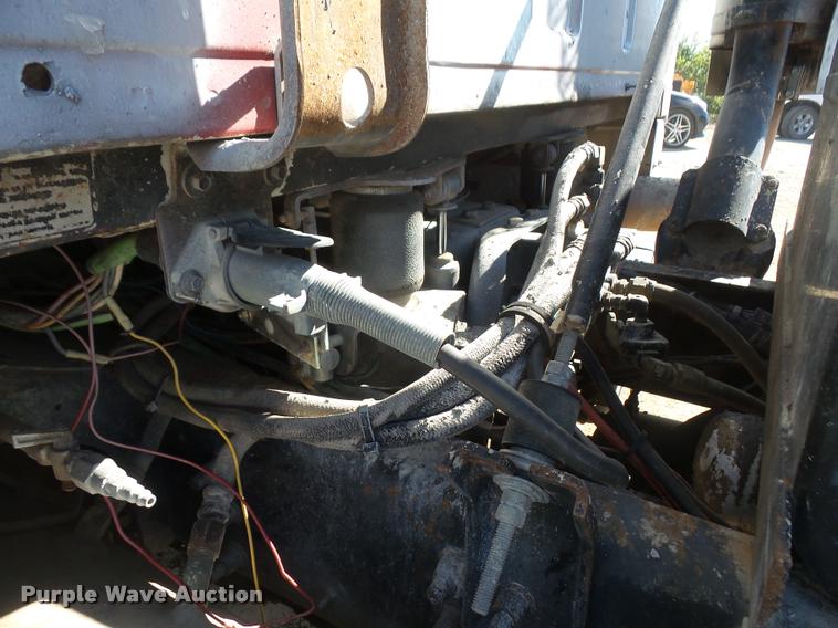 image for item DA3977 2000 Sterling A9500 semi truck