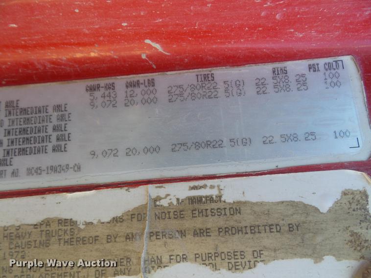 image for item DA3977 2000 Sterling A9500 semi truck