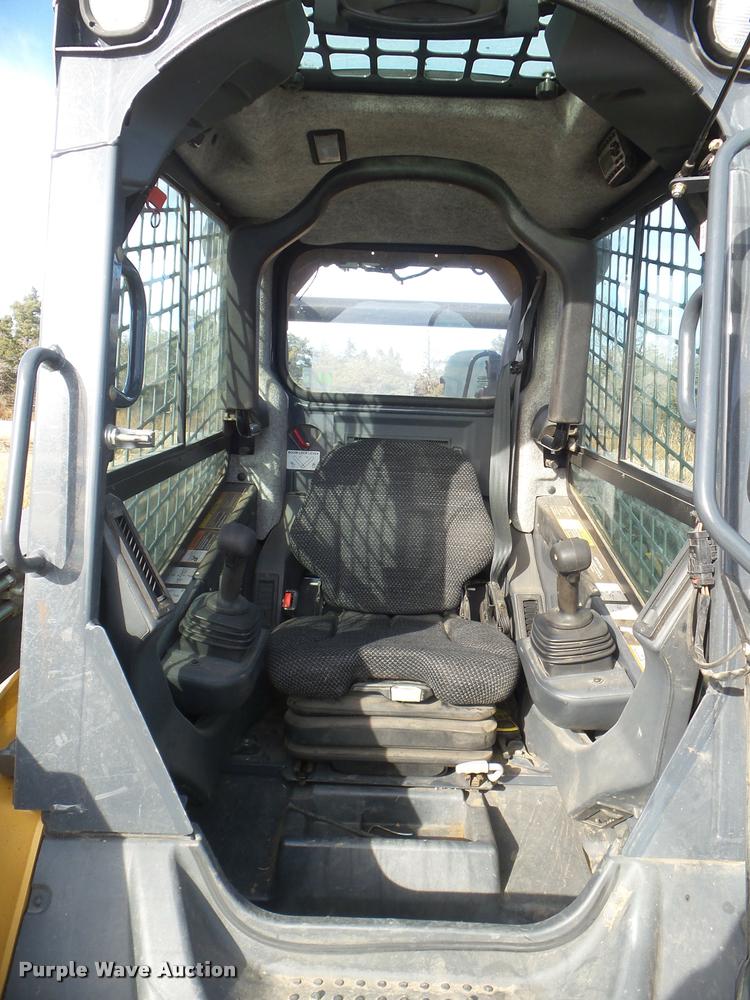 image for item DA5017 2012 John Deere 329D skid steer