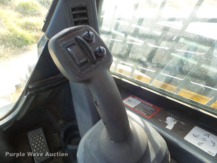 image for item DA5017 2012 John Deere 329D skid steer