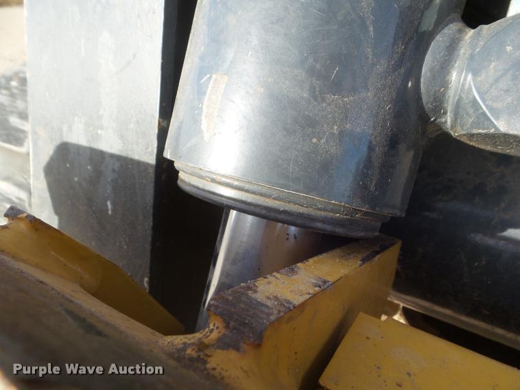 image for item DA5017 2012 John Deere 329D skid steer