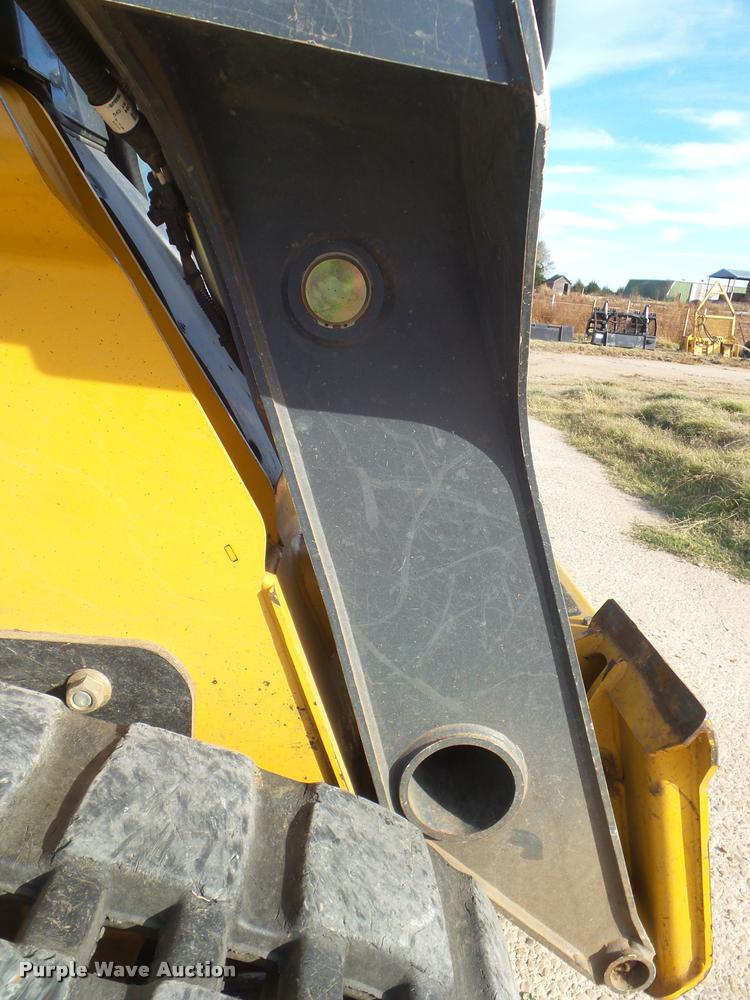 image for item DA5017 2012 John Deere 329D skid steer