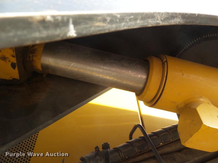 image for item DA5017 2012 John Deere 329D skid steer