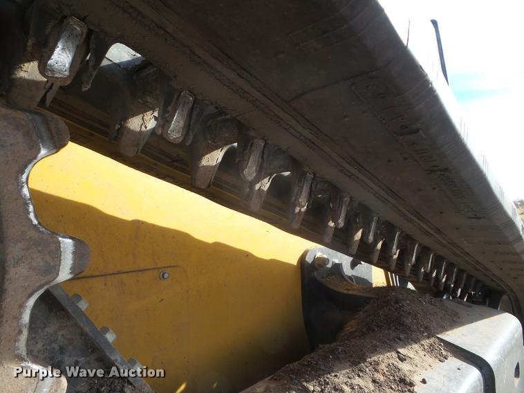 image for item DA5017 2012 John Deere 329D skid steer