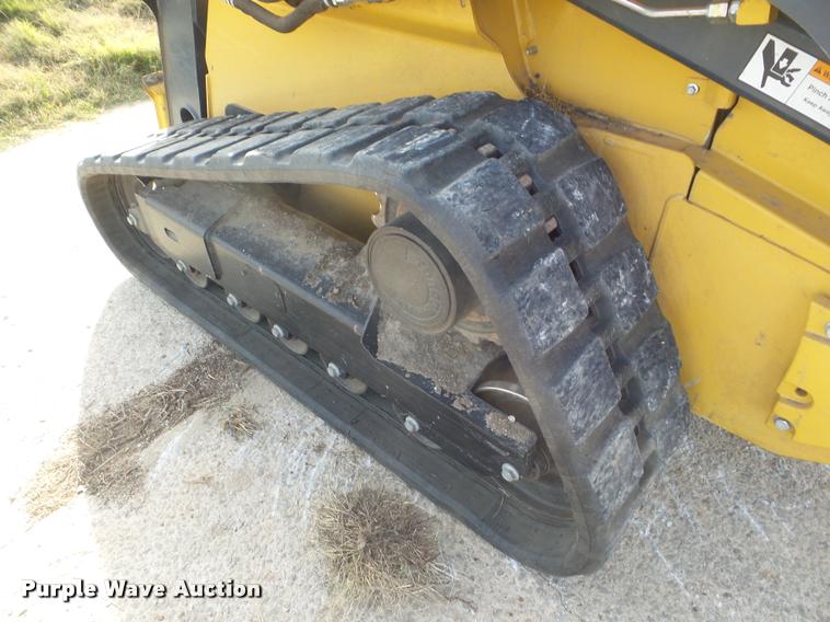 image for item DA5017 2012 John Deere 329D skid steer