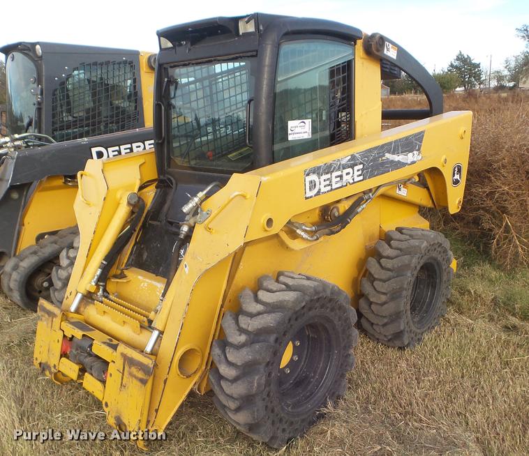 image for item DA5028 2008 John Deere 325 skid steer
