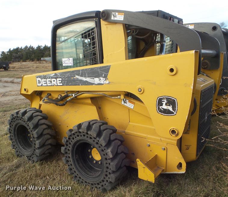 image for item DA5028 2008 John Deere 325 skid steer