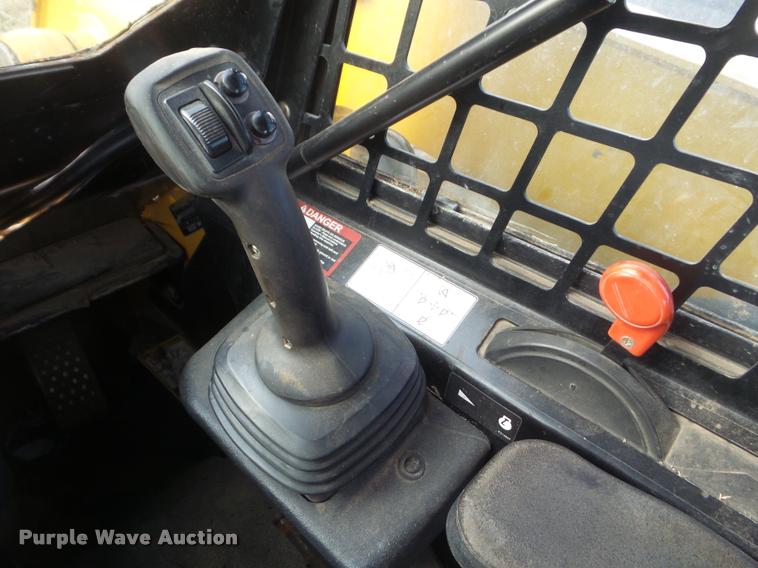 image for item DA5028 2008 John Deere 325 skid steer