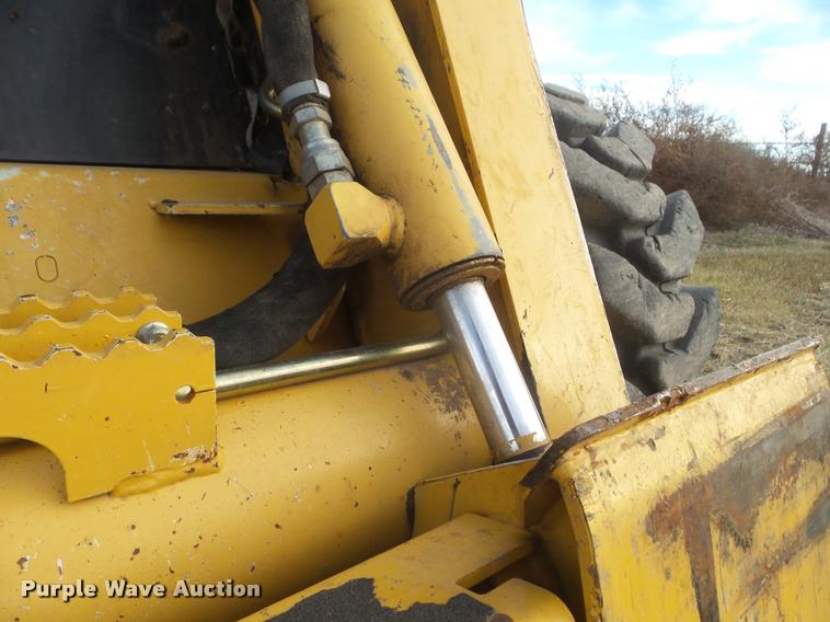 image for item DA5028 2008 John Deere 325 skid steer