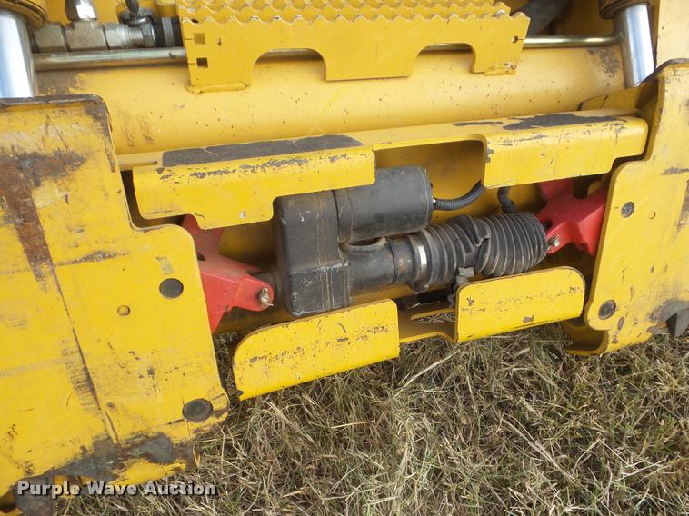 image for item DA5028 2008 John Deere 325 skid steer