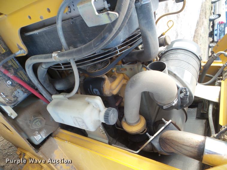 image for item DA5028 2008 John Deere 325 skid steer