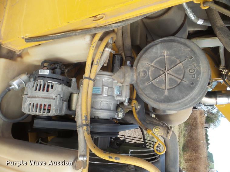 image for item DA5028 2008 John Deere 325 skid steer