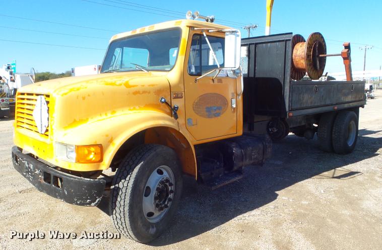 image for item DA5118 1991 International 4900 flatbed truck