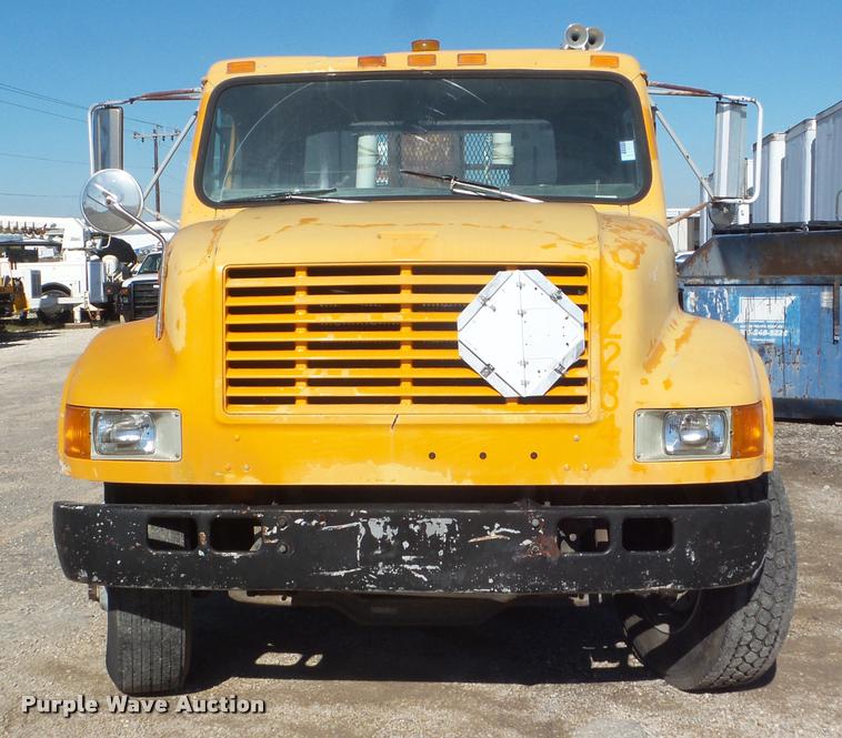image for item DA5118 1991 International 4900 flatbed truck