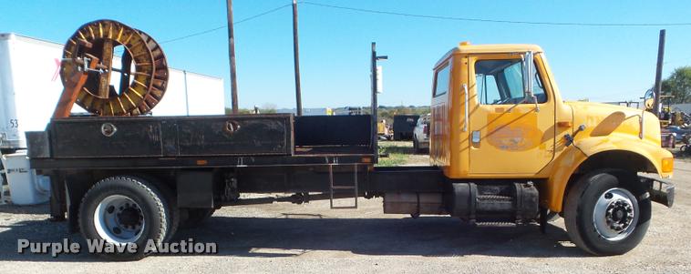 image for item DA5118 1991 International 4900 flatbed truck