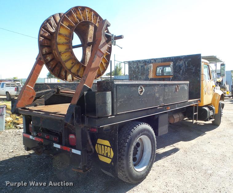 image for item DA5118 1991 International 4900 flatbed truck