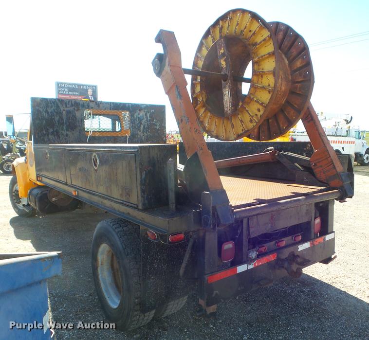 image for item DA5118 1991 International 4900 flatbed truck