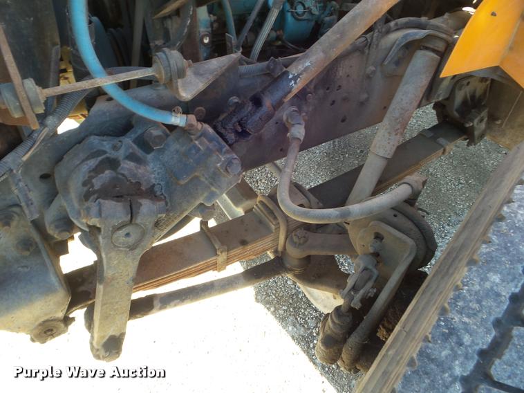 image for item DA5118 1991 International 4900 flatbed truck