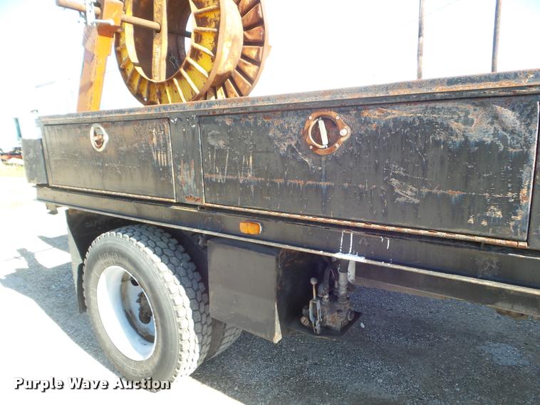 image for item DA5118 1991 International 4900 flatbed truck