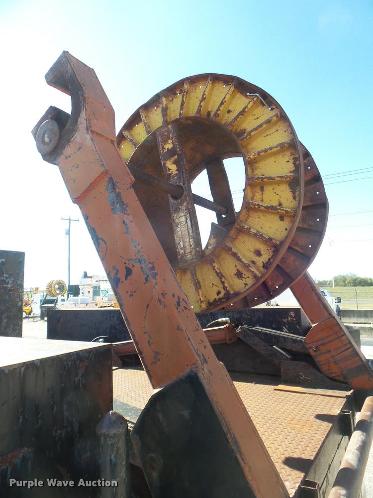 image for item DA5118 1991 International 4900 flatbed truck