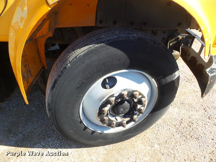 image for item DA5118 1991 International 4900 flatbed truck