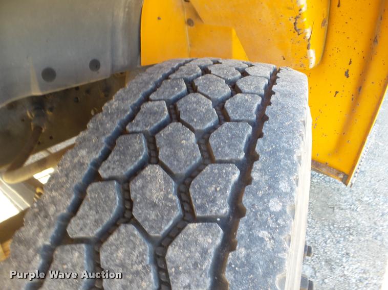 image for item DA5118 1991 International 4900 flatbed truck