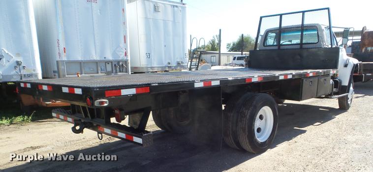 image for item DA5119 1995 Ford F700 flatbed truck