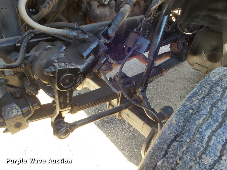 image for item DA5119 1995 Ford F700 flatbed truck