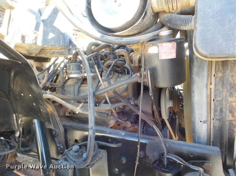 image for item DA5119 1995 Ford F700 flatbed truck