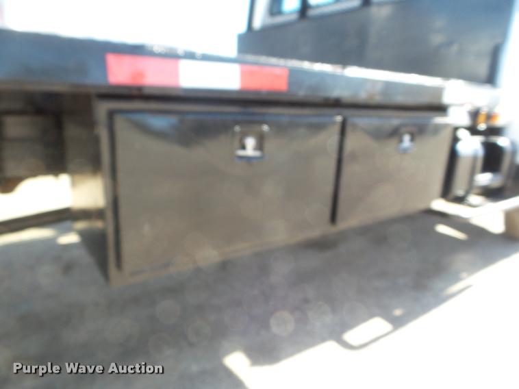 image for item DA5119 1995 Ford F700 flatbed truck