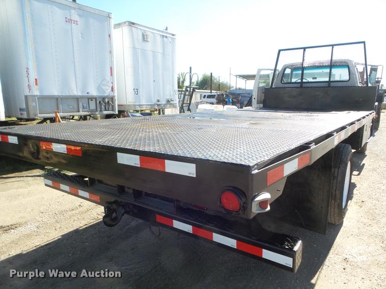image for item DA5119 1995 Ford F700 flatbed truck
