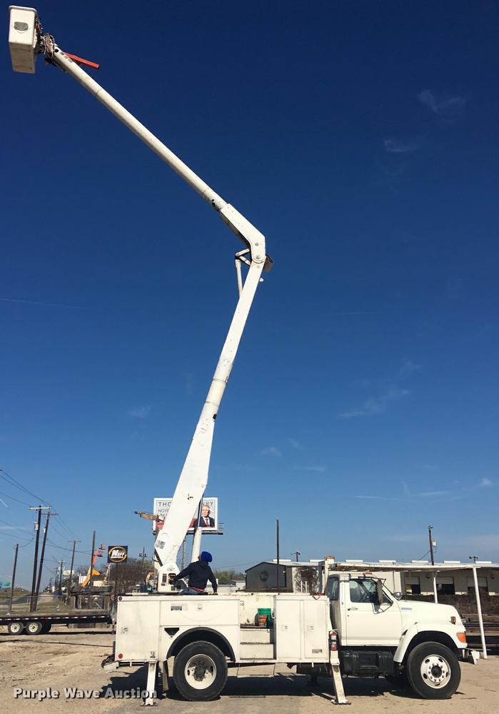 image for item DA5120 1995 Ford F800 Super Duty bucket truck